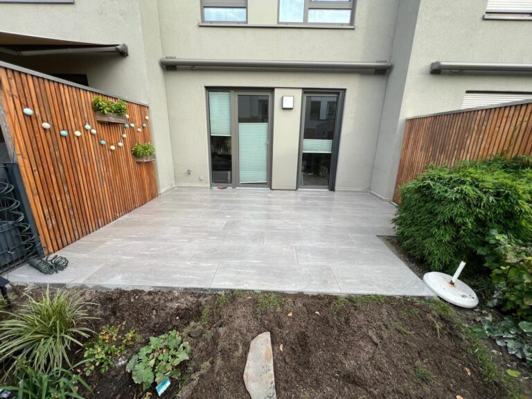 Terrasse mit Terrassenplatten aus Feinsteinzeug in Ronnenberg